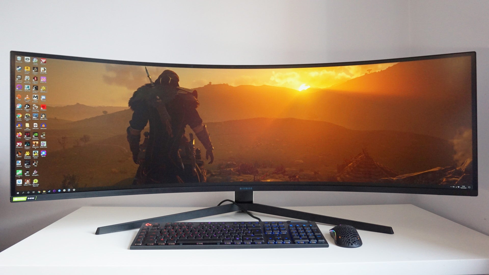 samsung odyssey g9 monitor.jpg
